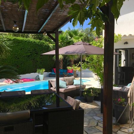 Bed,Kitchen And Swimming Pool Villa Esterel Saint-Raphaël Exteriér fotografie