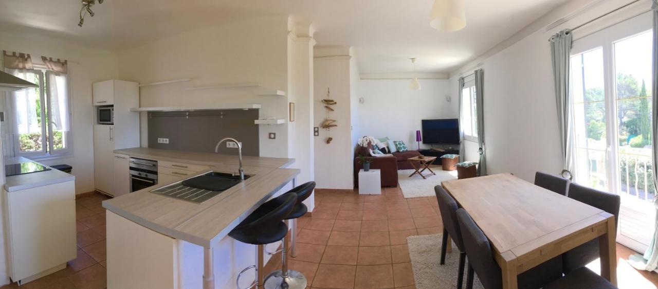 Bed,Kitchen And Swimming Pool Villa Esterel Saint-Raphaël Exteriér fotografie